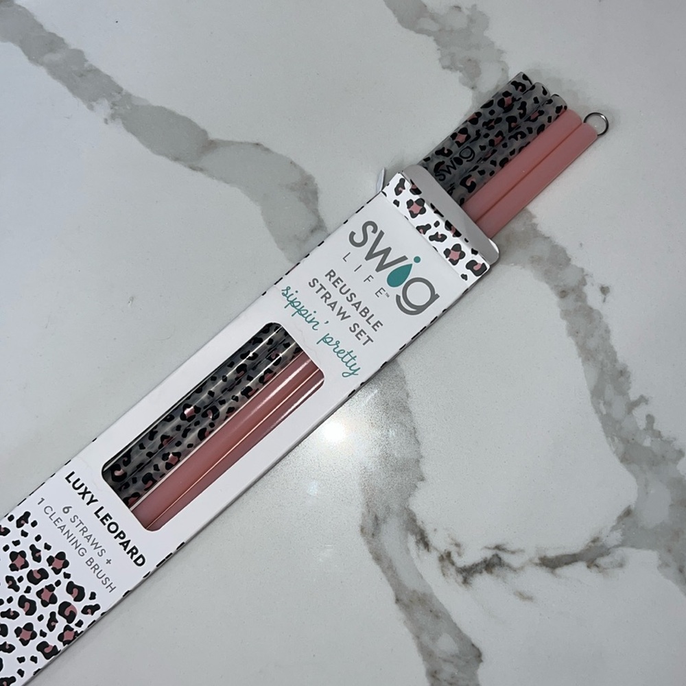 Swig Life Luxy Leopard Reusable Straws & Cleaning Brush